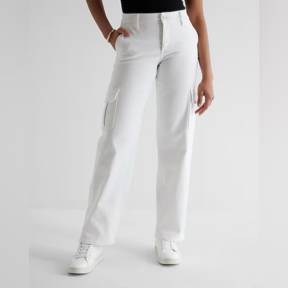 Express, White Relaxed Straight Low Rise Cargo Jeans